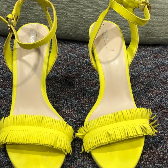 Yellow Aldo heels! - Picture 2 of 3